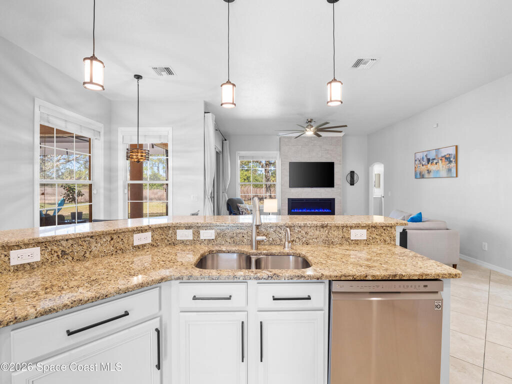 1848 Se Windbrook Drive, Palm Bay, FL 32909