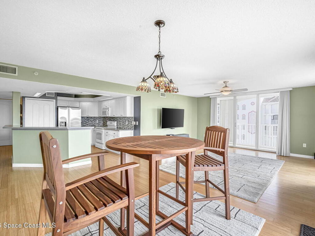 800 Del Rio Way, Merritt Island, FL 32953