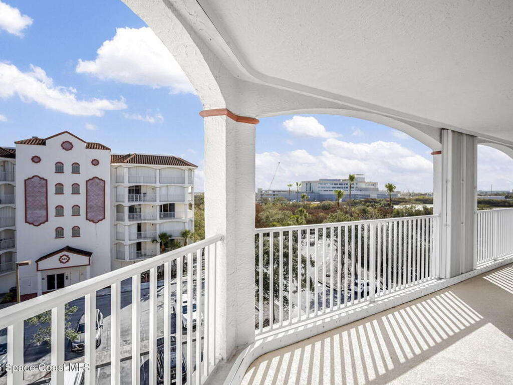 800 Del Rio Way, Merritt Island, FL 32953