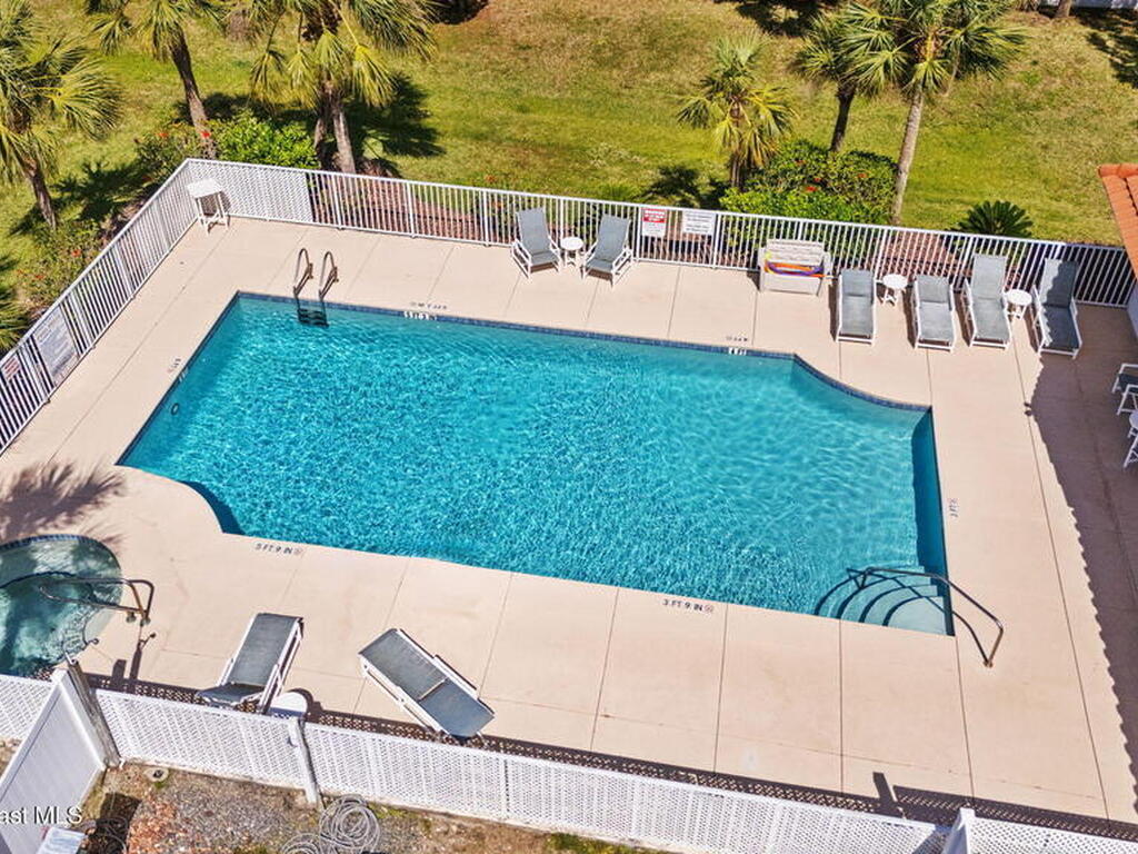 800 Del Rio Way, Merritt Island, FL 32953