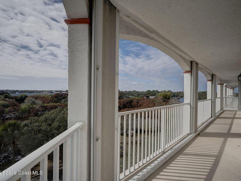 800 Del Rio Way, Merritt Island, FL 32953