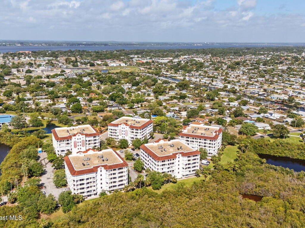 800 Del Rio Way, Merritt Island, FL 32953