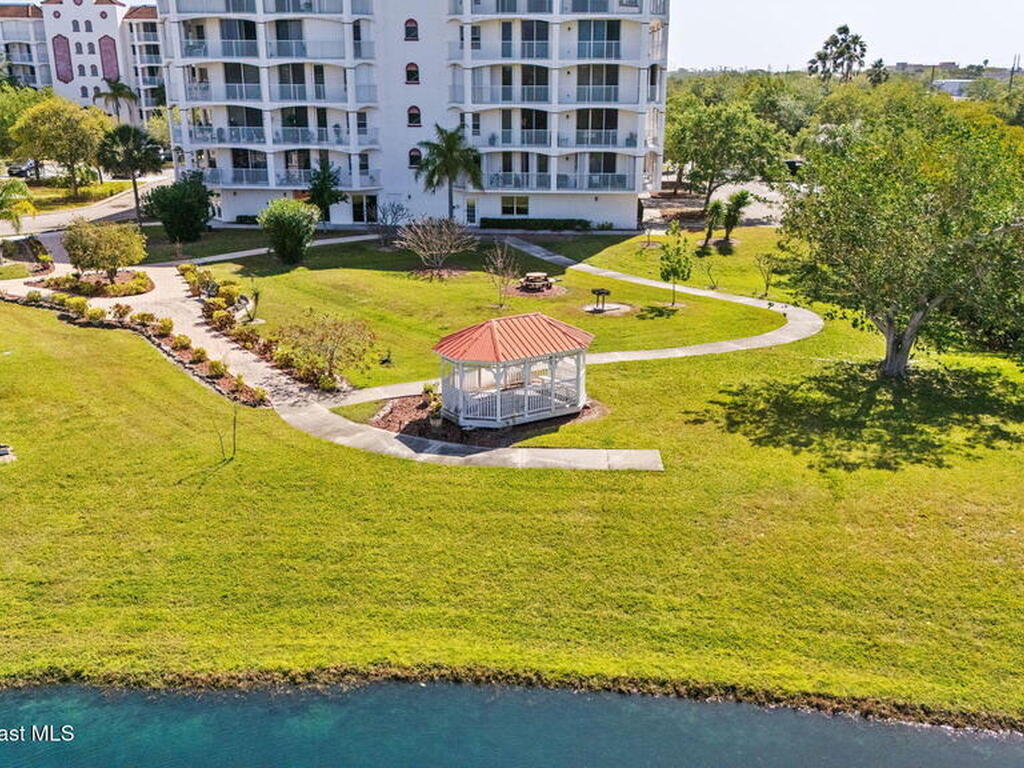 800 Del Rio Way, Merritt Island, FL 32953