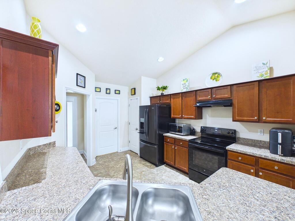 490 Tuloma Avenue, Palm Bay, FL 32908