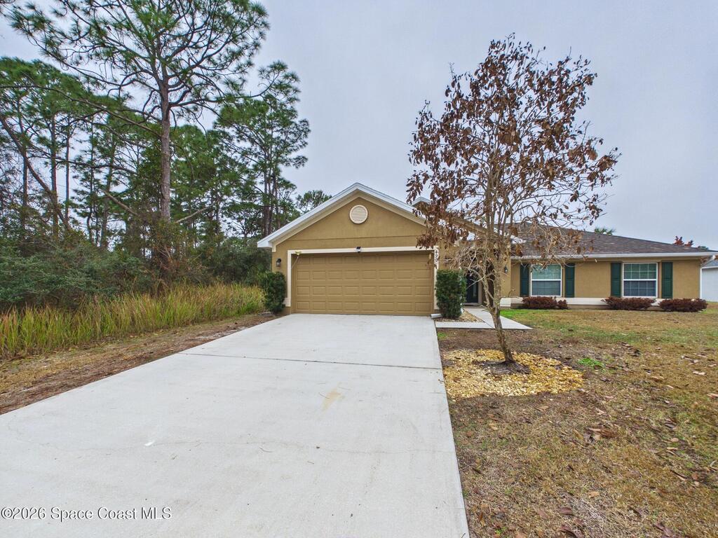 490 Tuloma Avenue, Palm Bay, FL 32908