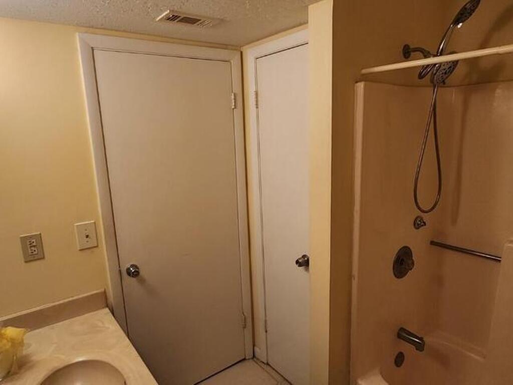 2101 Forest Knoll Drive, Palm Bay, FL 32905