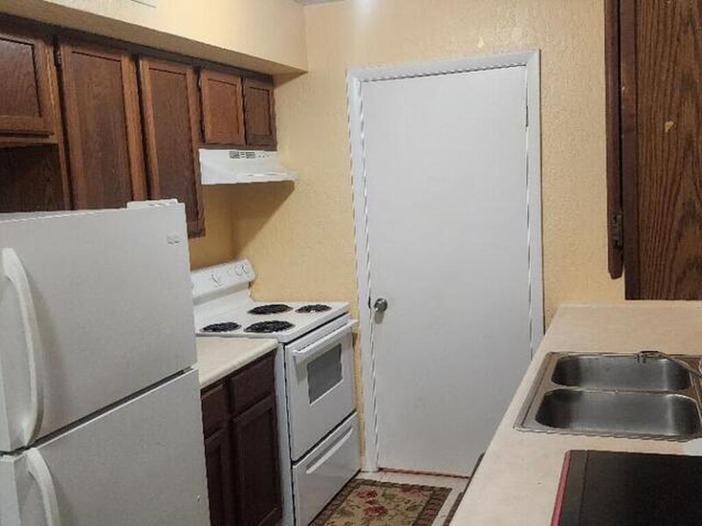 2101 Forest Knoll Drive, Palm Bay, FL 32905