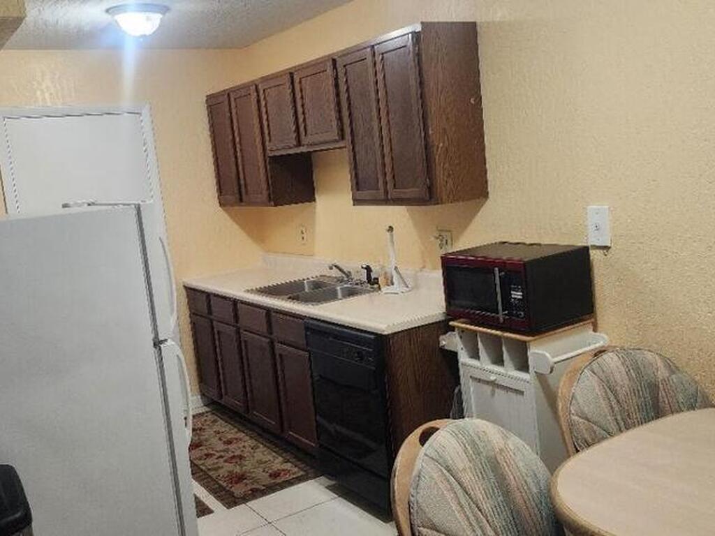 2101 Forest Knoll Drive, Palm Bay, FL 32905