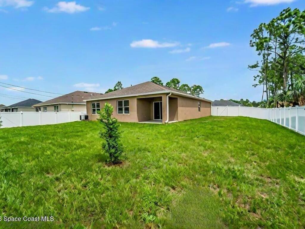 458 SW Haleybury Street, Palm Bay, FL 32908