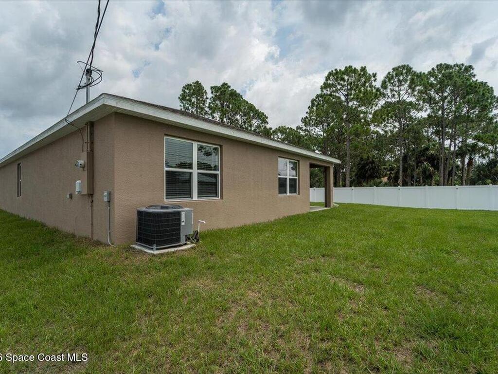 458 SW Haleybury Street, Palm Bay, FL 32908