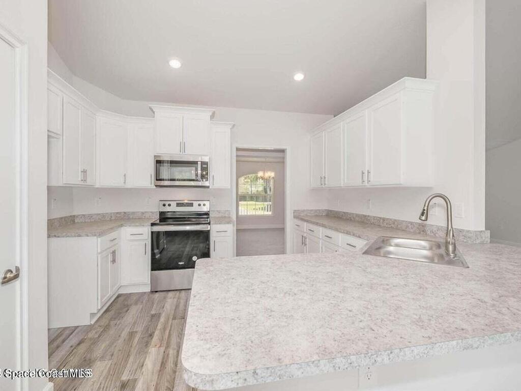 483 Oakleaf Street, Palm Bay, FL 32908