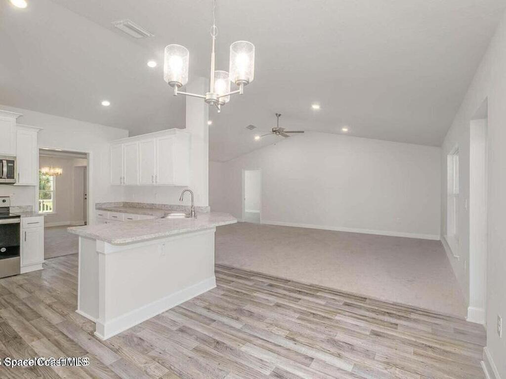 483 Oakleaf Street, Palm Bay, FL 32908