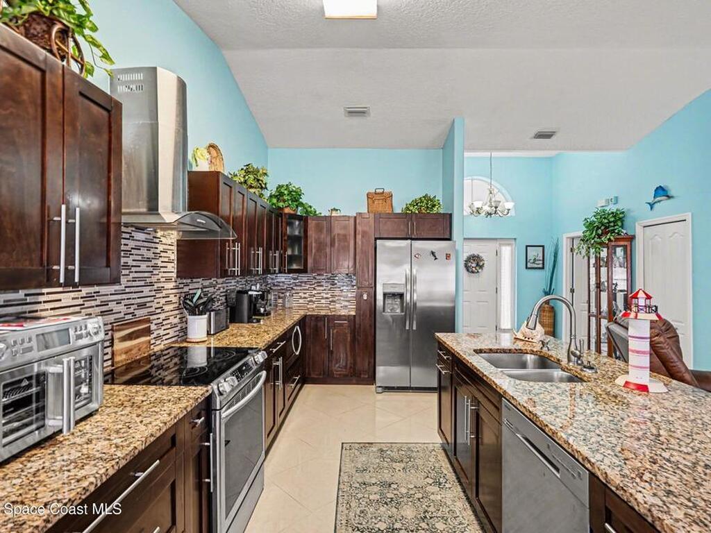 602 Ballon Terrace, Palm Bay, FL 32909