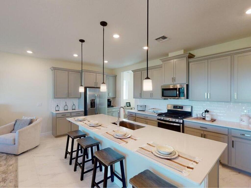 1630 Pantone Way, Palm Bay, FL 32907