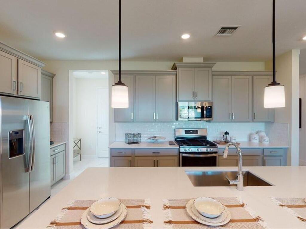 1630 Pantone Way, Palm Bay, FL 32907