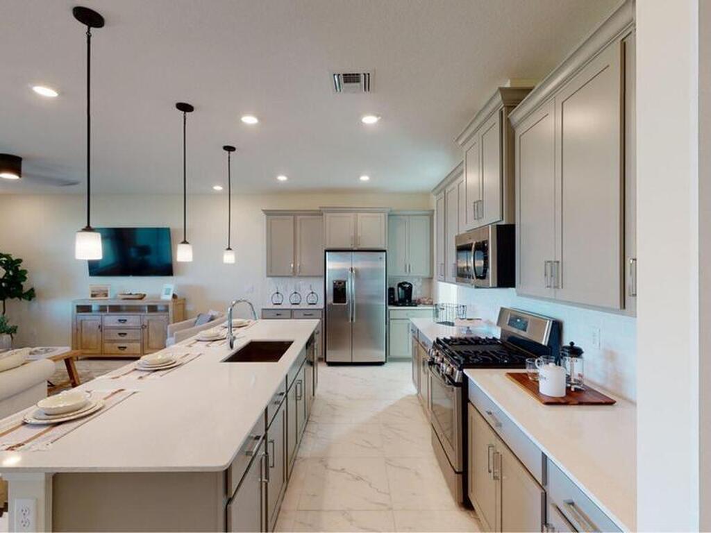 1630 Pantone Way, Palm Bay, FL 32907