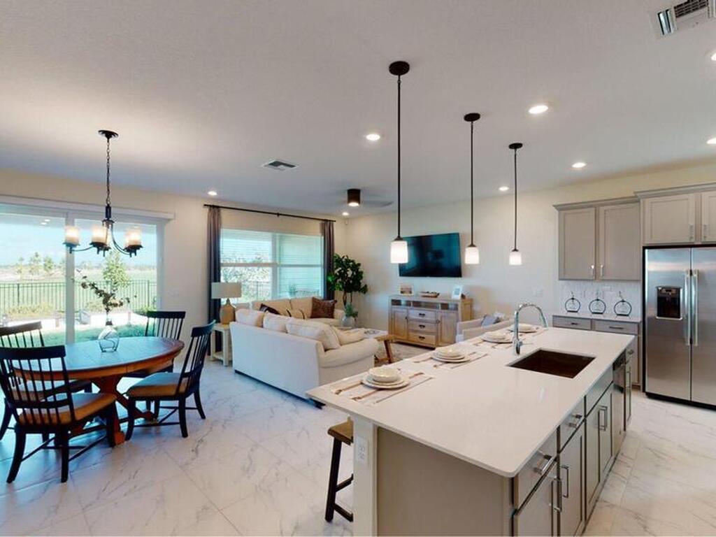 1630 Pantone Way, Palm Bay, FL 32907