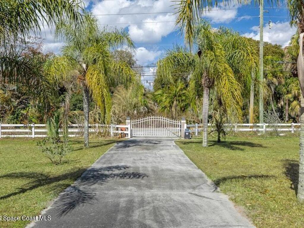 3375 Hield Road, Melbourne, FL 32904