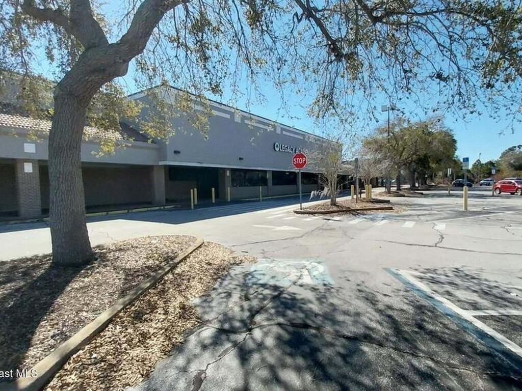 1881 Knox Mcrae Drive, Titusville, FL 32780