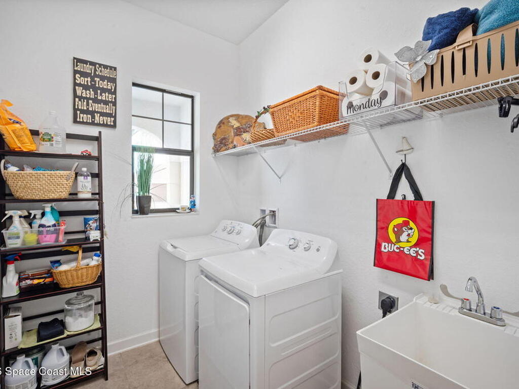 2461 Treasure Cay Lane, Melbourne, FL 32940