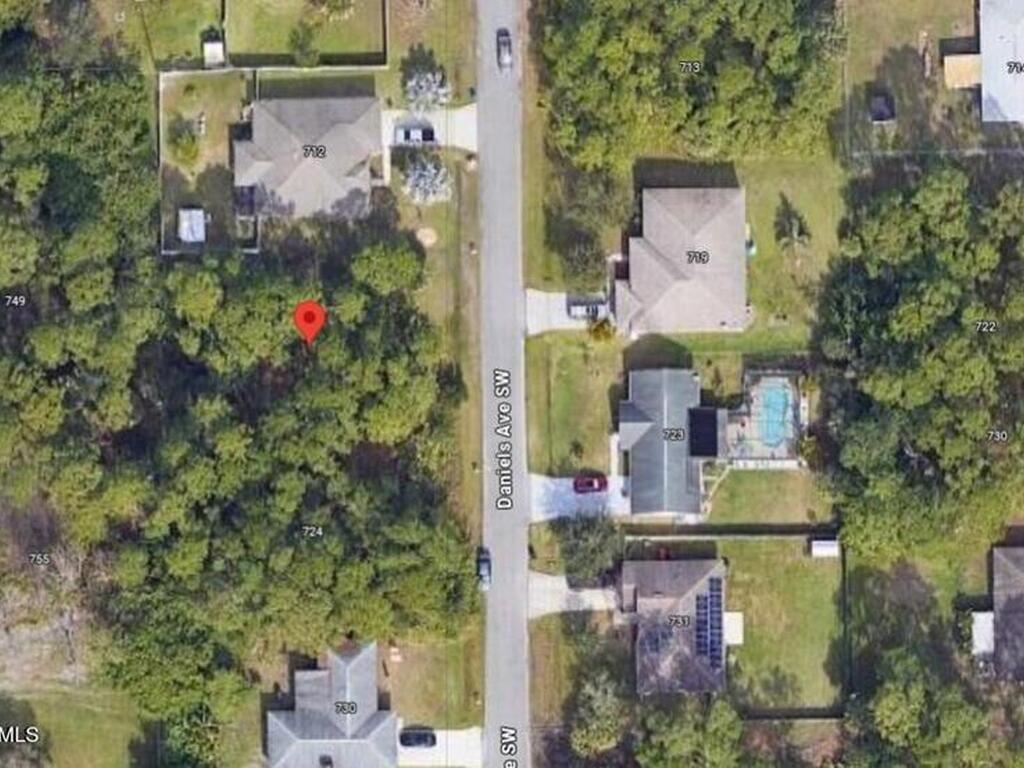 718 Daniels Avenue, Palm Bay, FL 32908