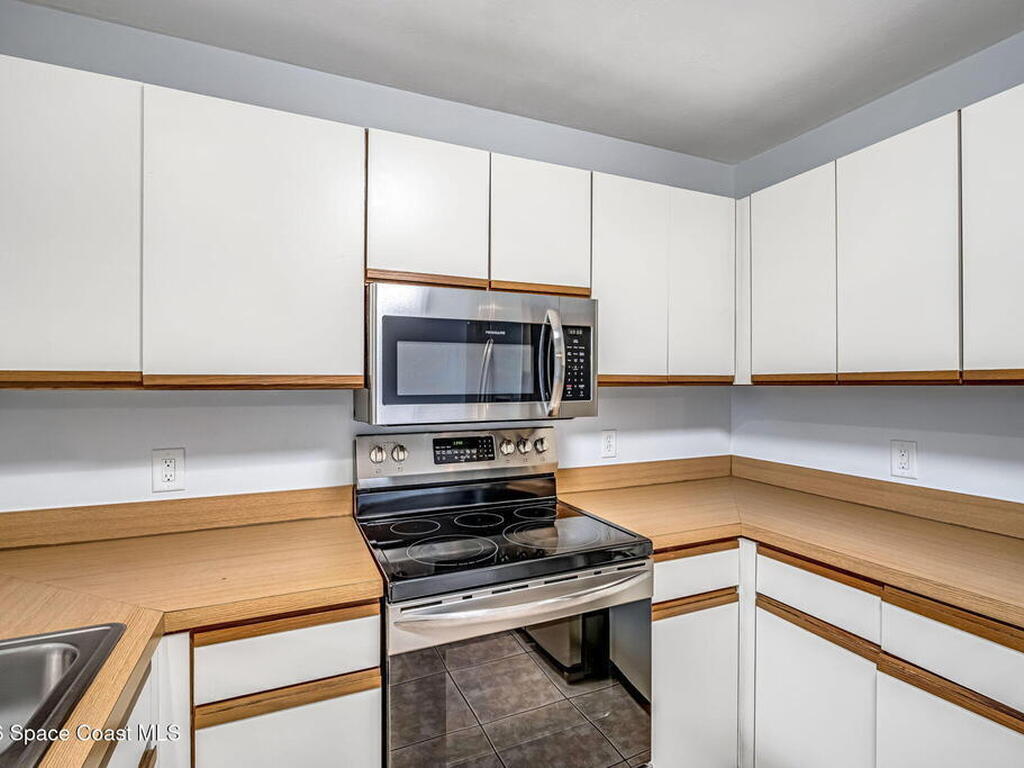 7815 Maplewood Drive, Melbourne, FL 32904