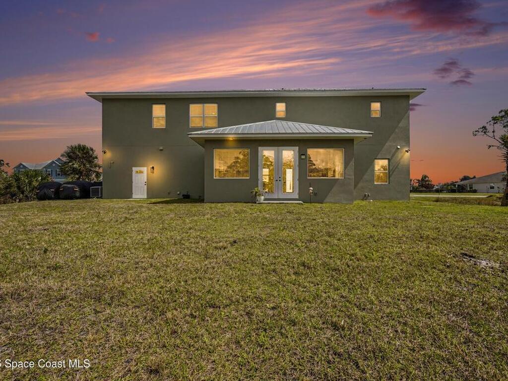 5570 Sanctuary Avenue, Grant, FL 32949