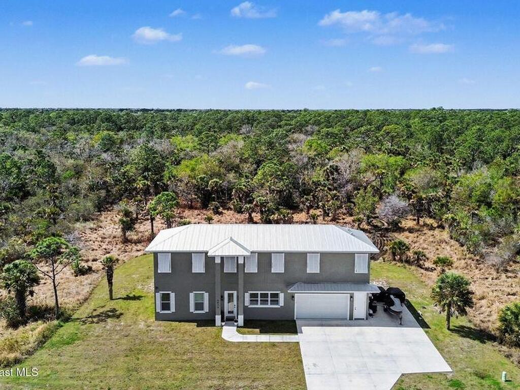 5570 Sanctuary Avenue, Grant, FL 32949