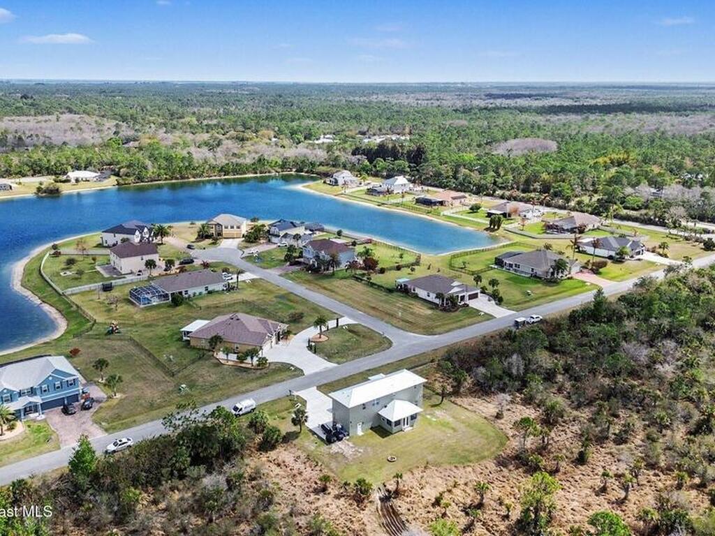 5570 Sanctuary Avenue, Grant, FL 32949