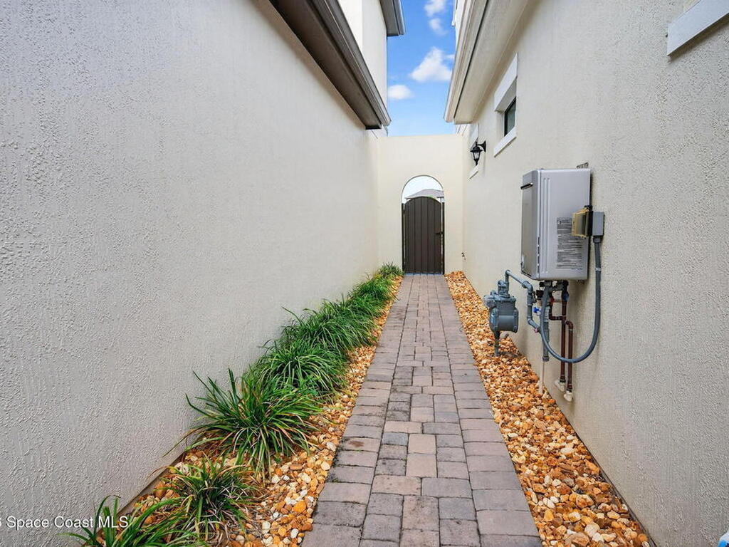 2483 Kola Way, Melbourne, FL 32940