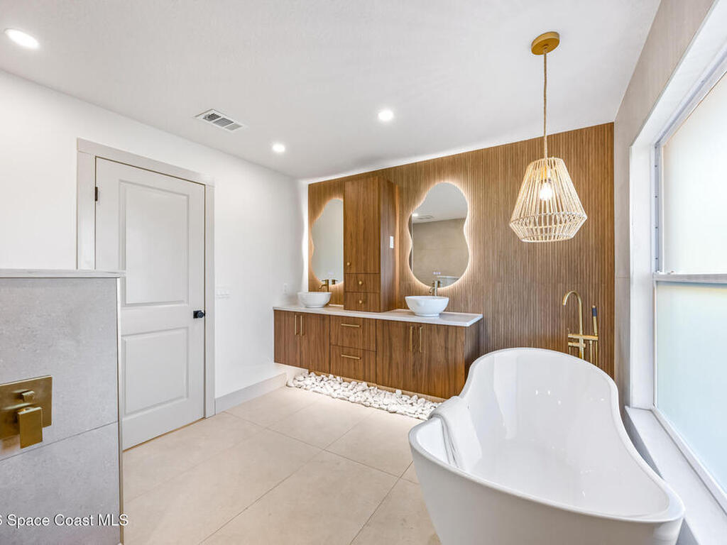 43 Westview Lane, Cocoa Beach, FL 32931