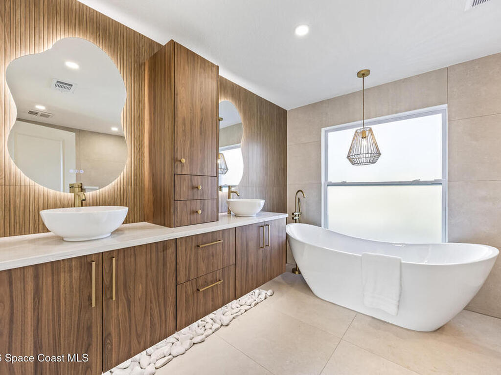 43 Westview Lane, Cocoa Beach, FL 32931