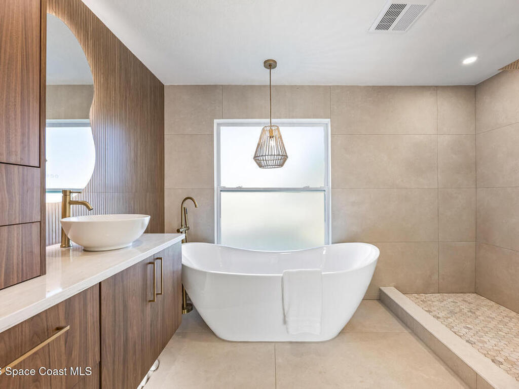 43 Westview Lane, Cocoa Beach, FL 32931