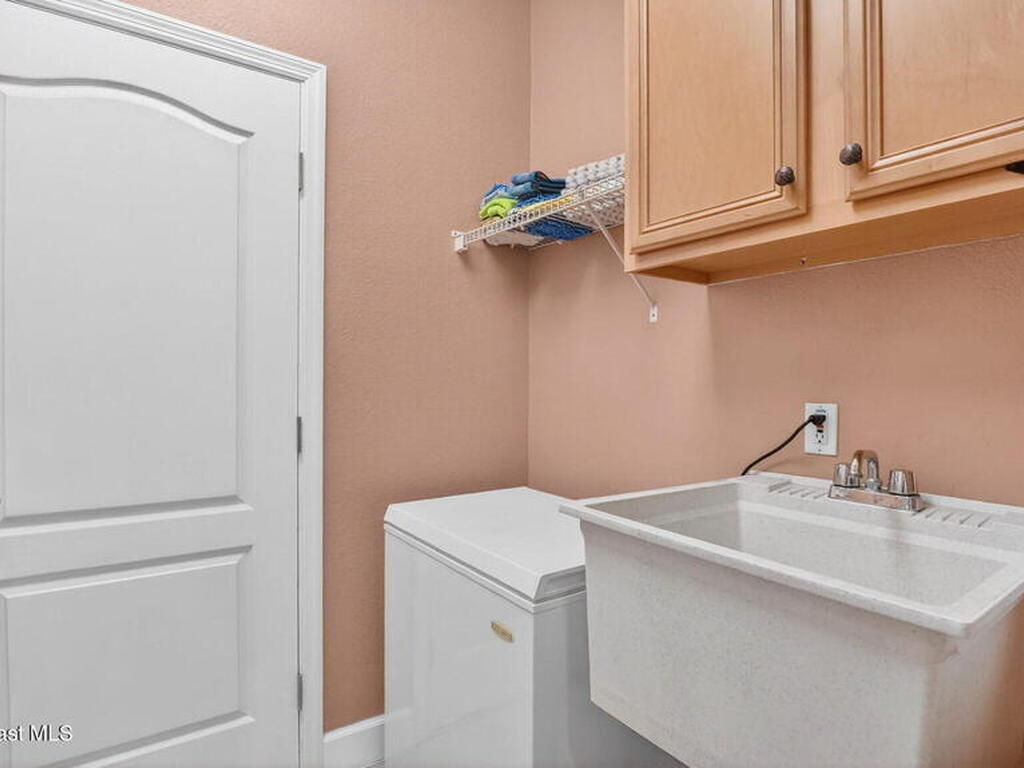 402 Stonehenge Circle, Rockledge, FL 32955