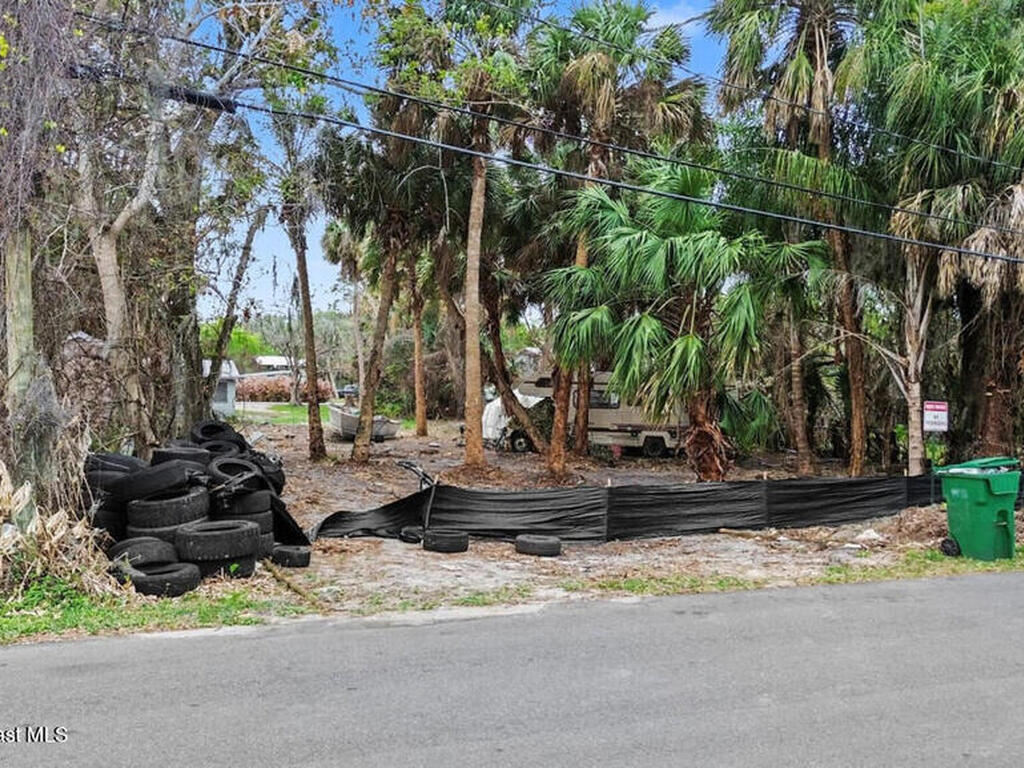 Vine Street, Melbourne, FL 32904