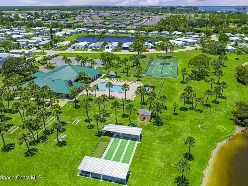 808 Lychee Drive, Sebastian, FL 32976