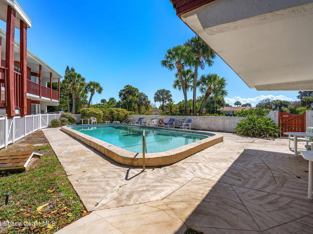 1318 S Miramar Avenue, Indialantic, FL 32903