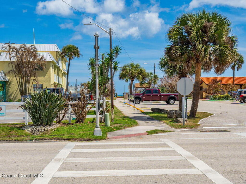 1318 S Miramar Avenue, Indialantic, FL 32903