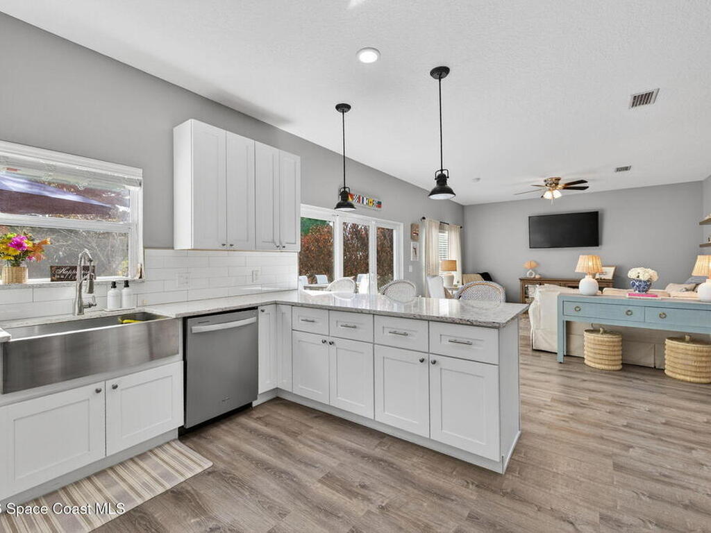 1046 N Tropical Trail, Merritt Island, FL 32953