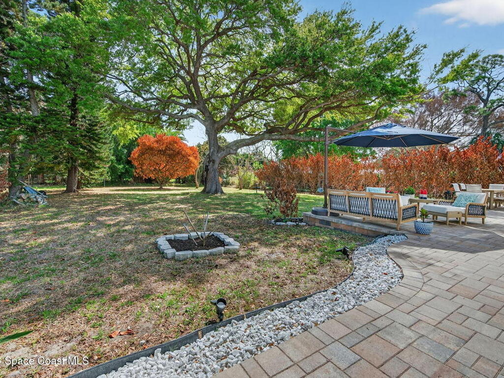 1046 N Tropical Trail, Merritt Island, FL 32953