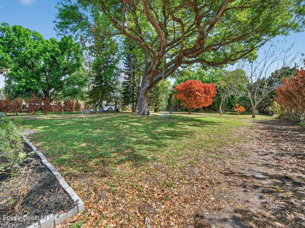 1046 N Tropical Trail, Merritt Island, FL 32953