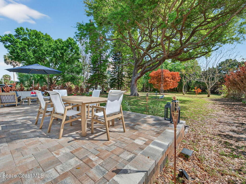 1046 N Tropical Trail, Merritt Island, FL 32953