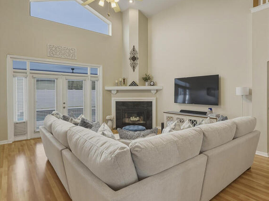 427 Heathrow Circle, Rockledge, FL 32955