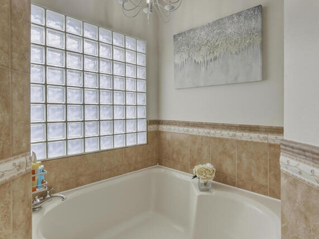 427 Heathrow Circle, Rockledge, FL 32955