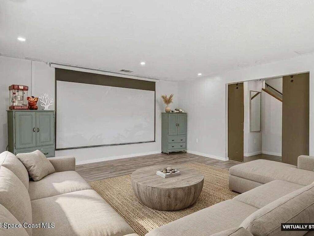 725 Puesta Del Sol Plaza, Indialantic, FL 32903