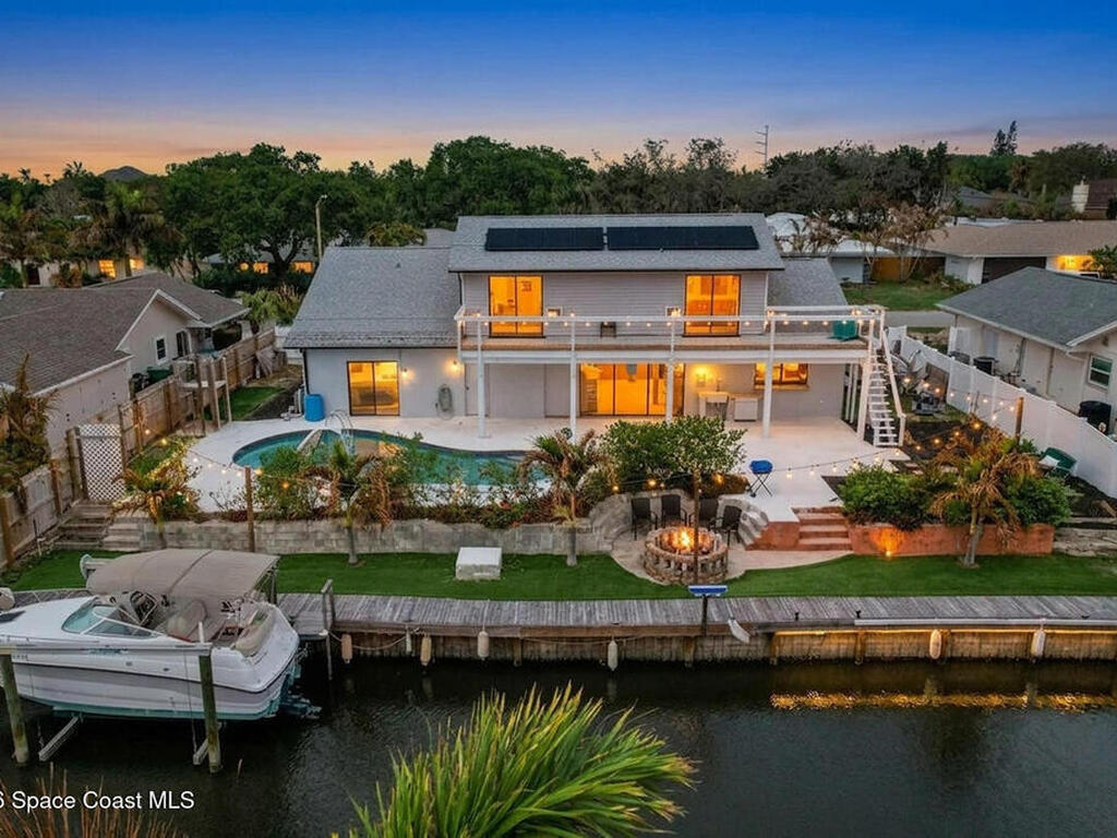 725 Puesta Del Sol Plaza, Indialantic, FL 32903