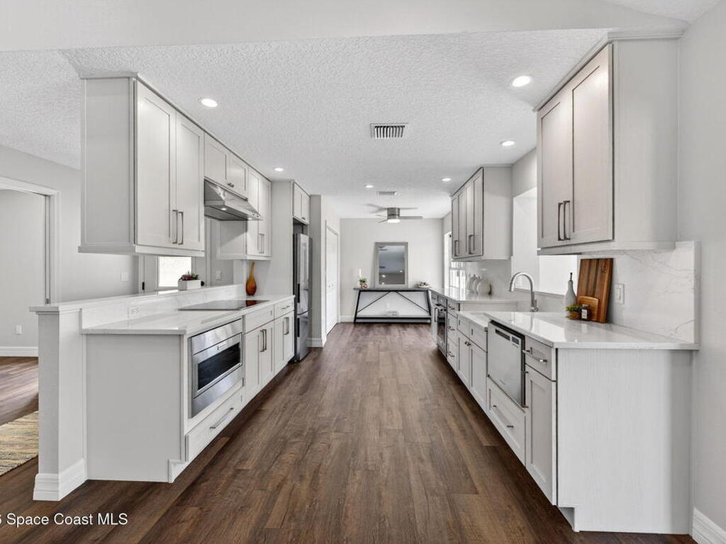 320 Olympia Court, Melbourne, FL 32940