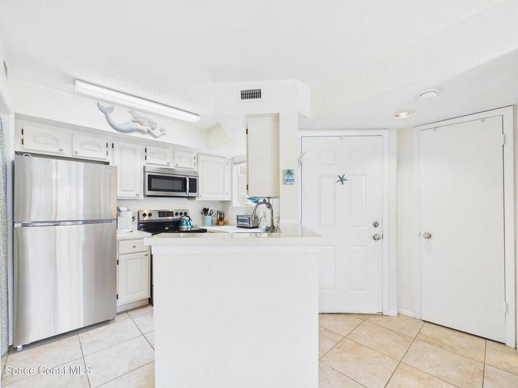 1800 Charlesmont Drive, Melbourne, FL 32903
