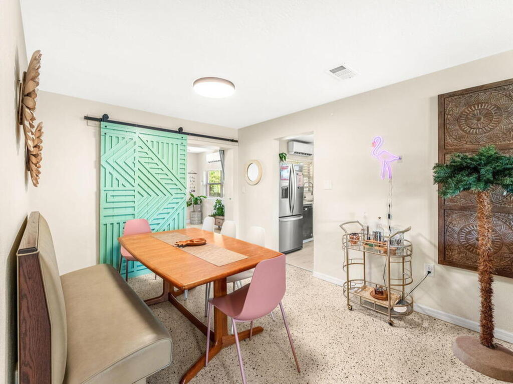 214 S Orlando Avenue, Cocoa Beach, FL 32931