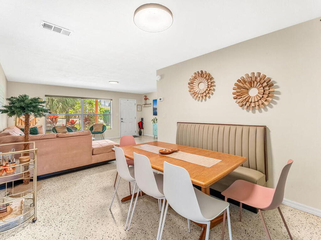 214 S Orlando Avenue, Cocoa Beach, FL 32931